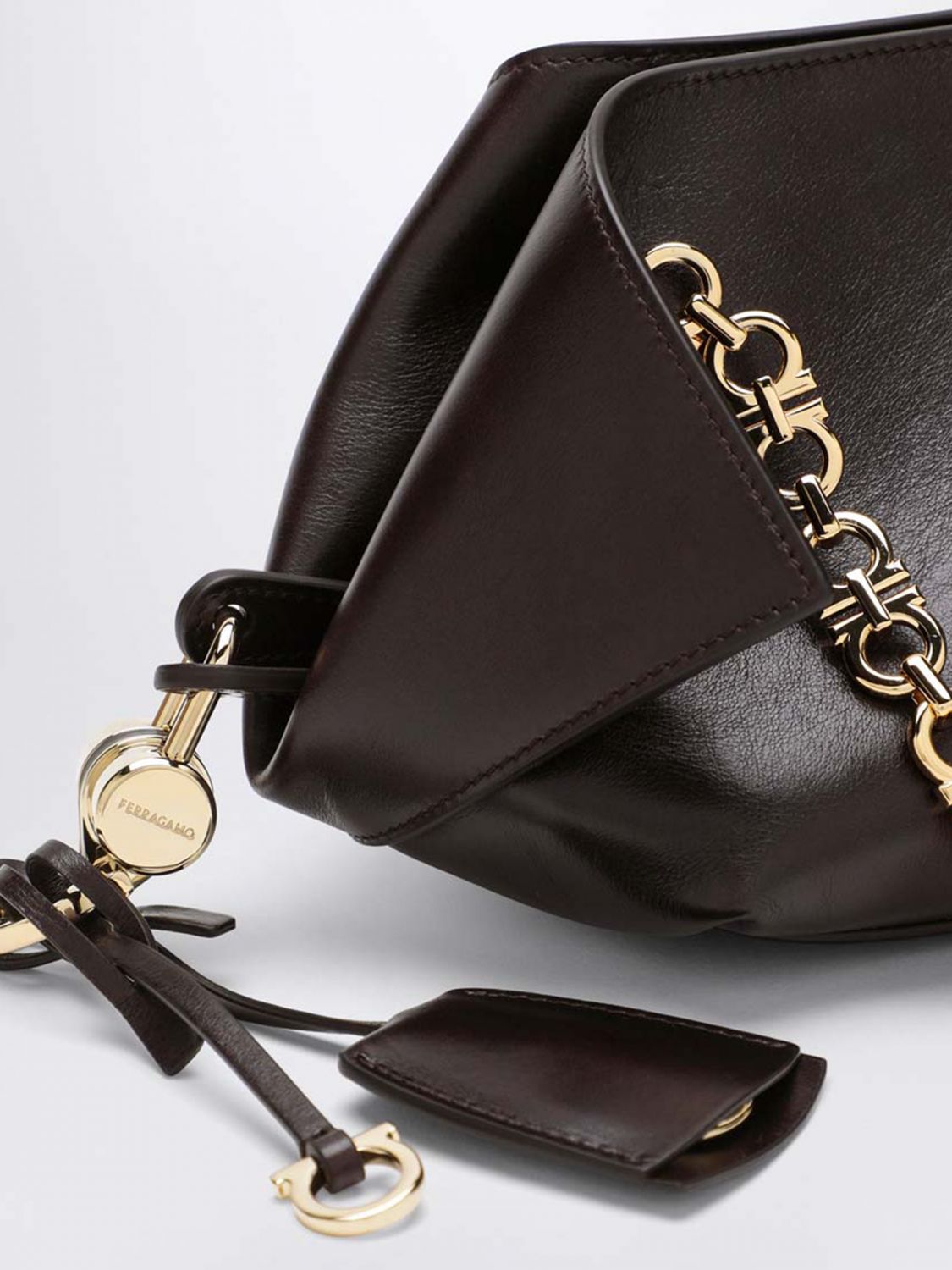 woman's shoulder bag