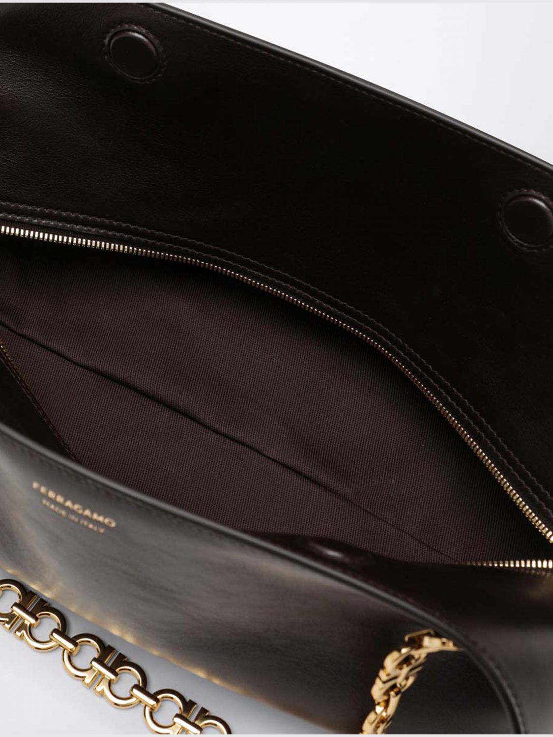 woman's shoulder bag