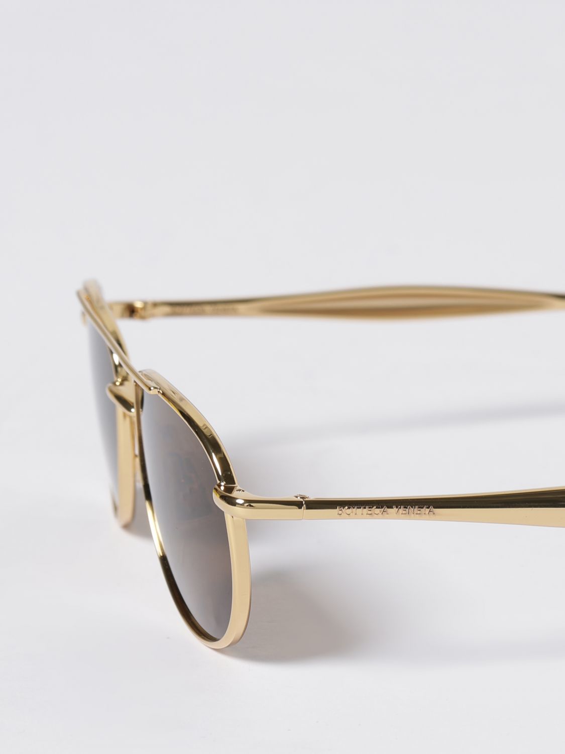woman's sunglasses