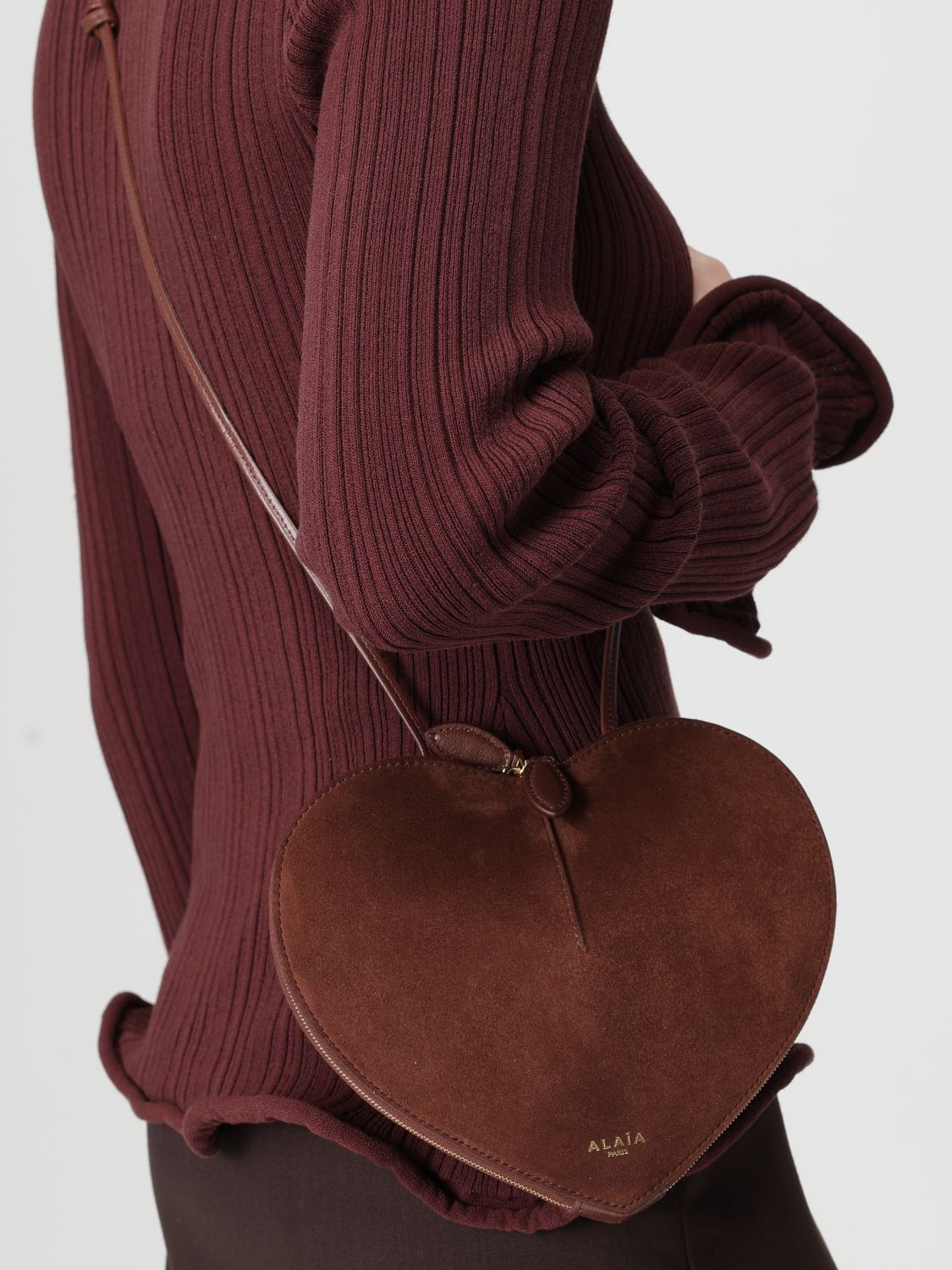 woman's shoulder bag