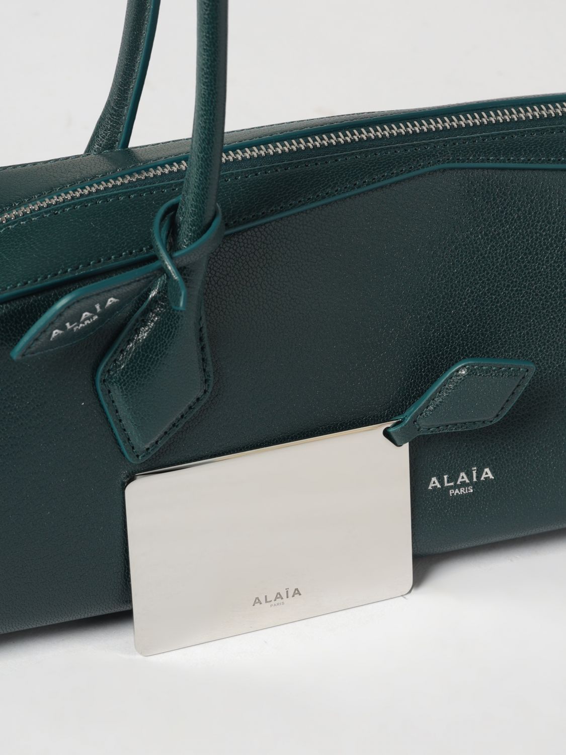 woman's shoulder bag