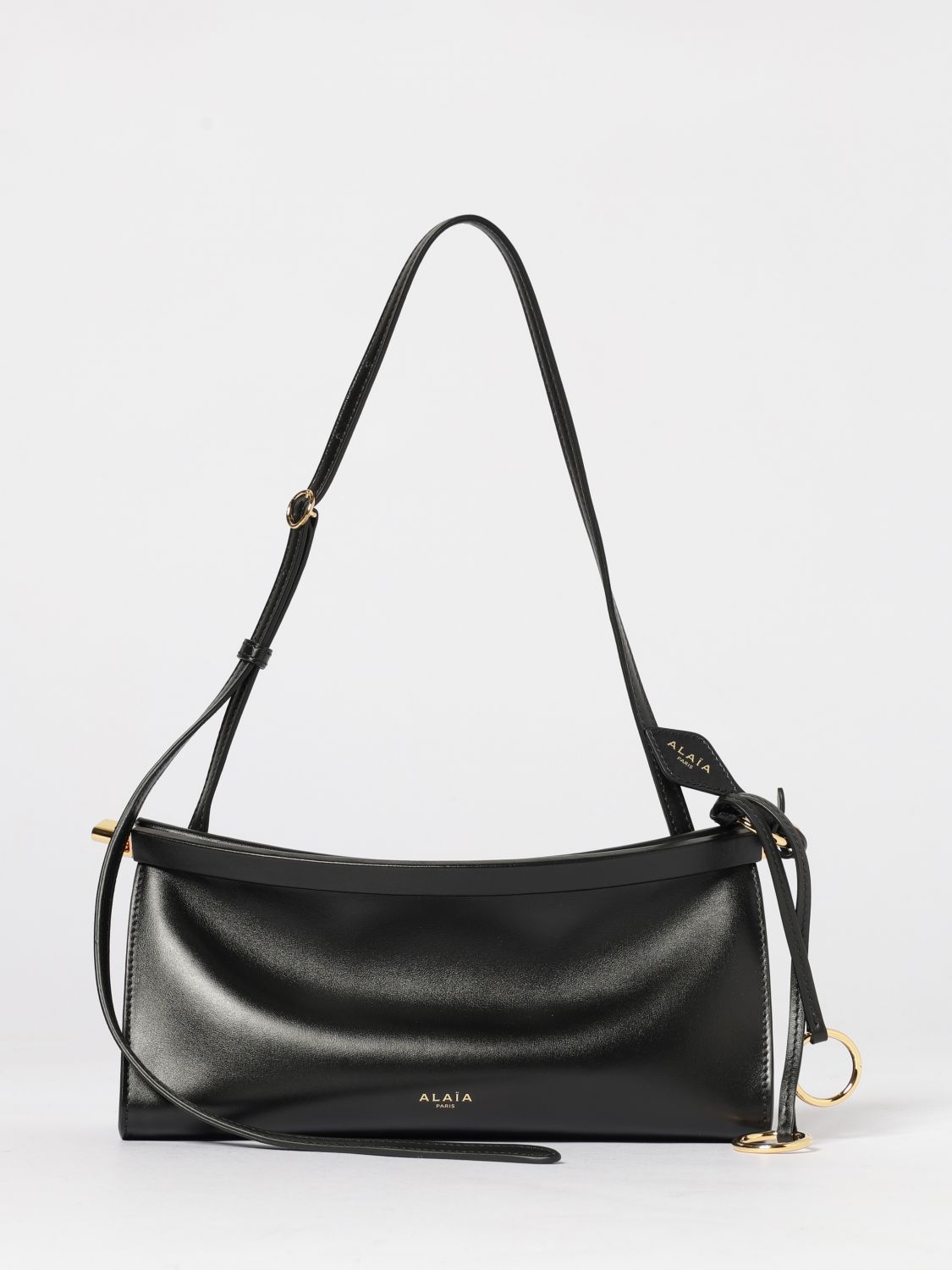 woman's shoulder bag