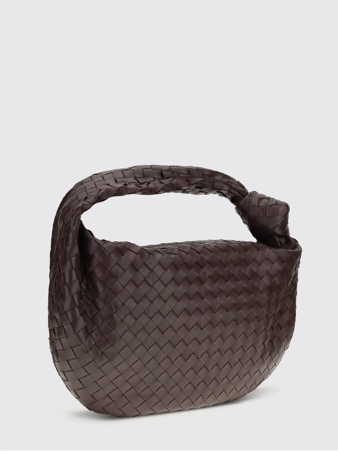 woman's shoulder bag