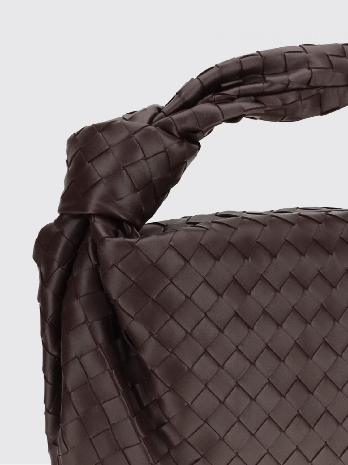 woman's shoulder bag