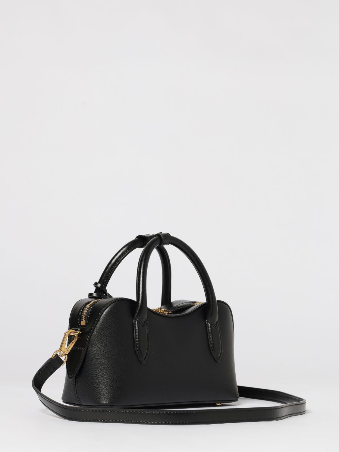woman's shoulder bag