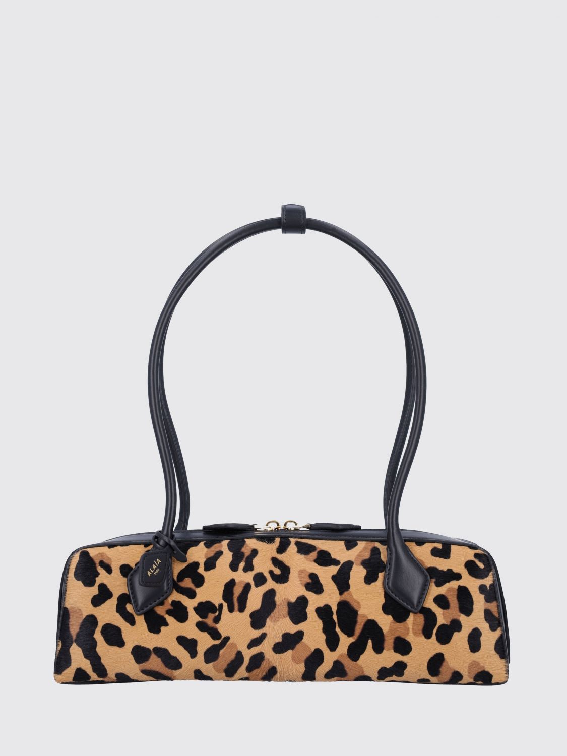 woman's shoulder bag
