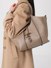 woman's shoulder bag