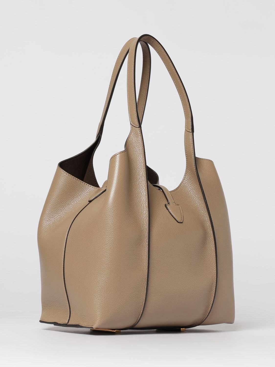woman's shoulder bag