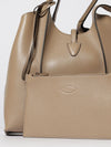 woman's shoulder bag