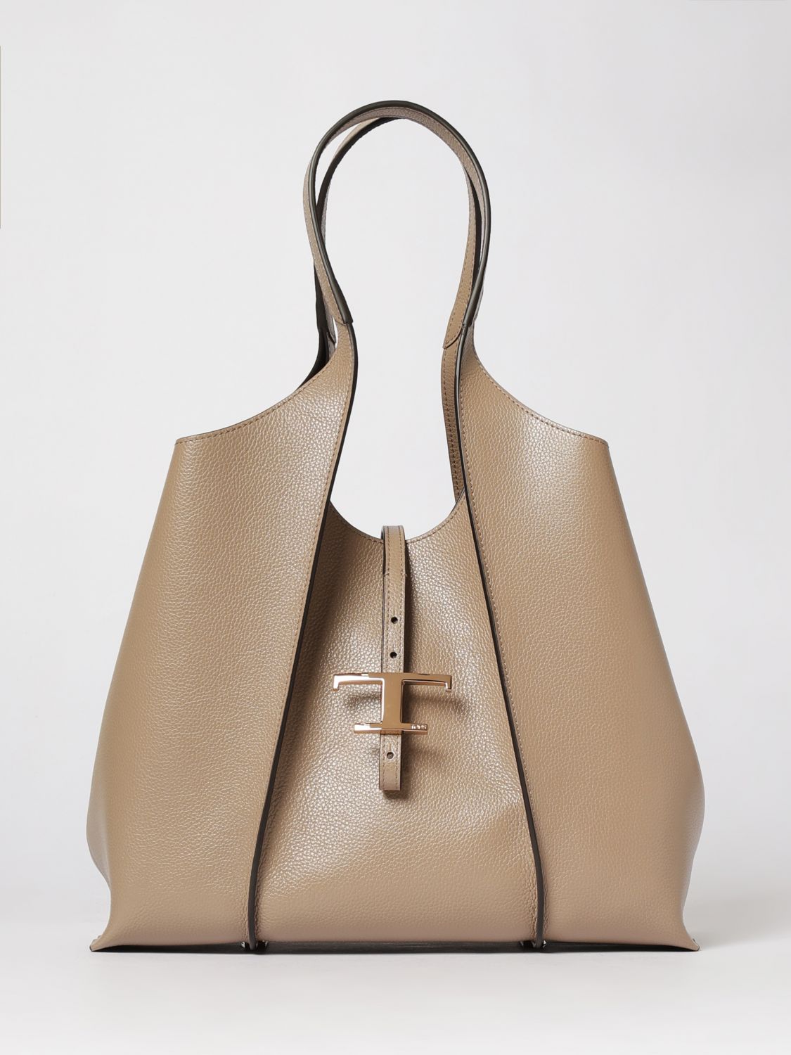 woman's shoulder bag