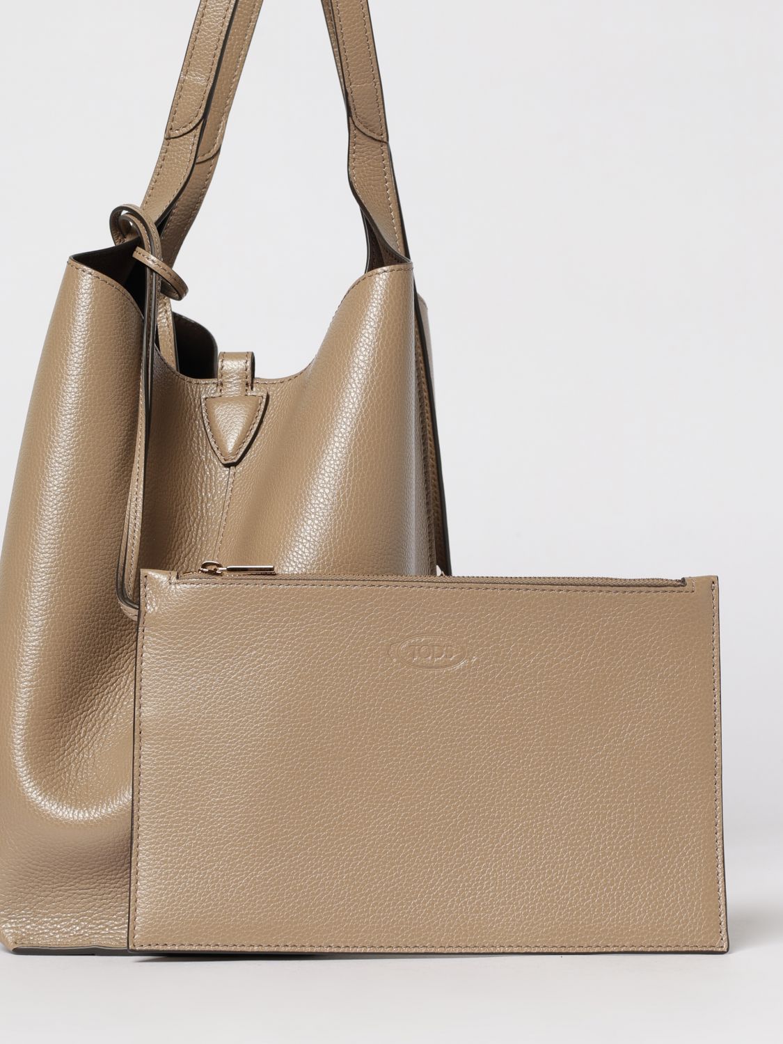 woman's shoulder bag