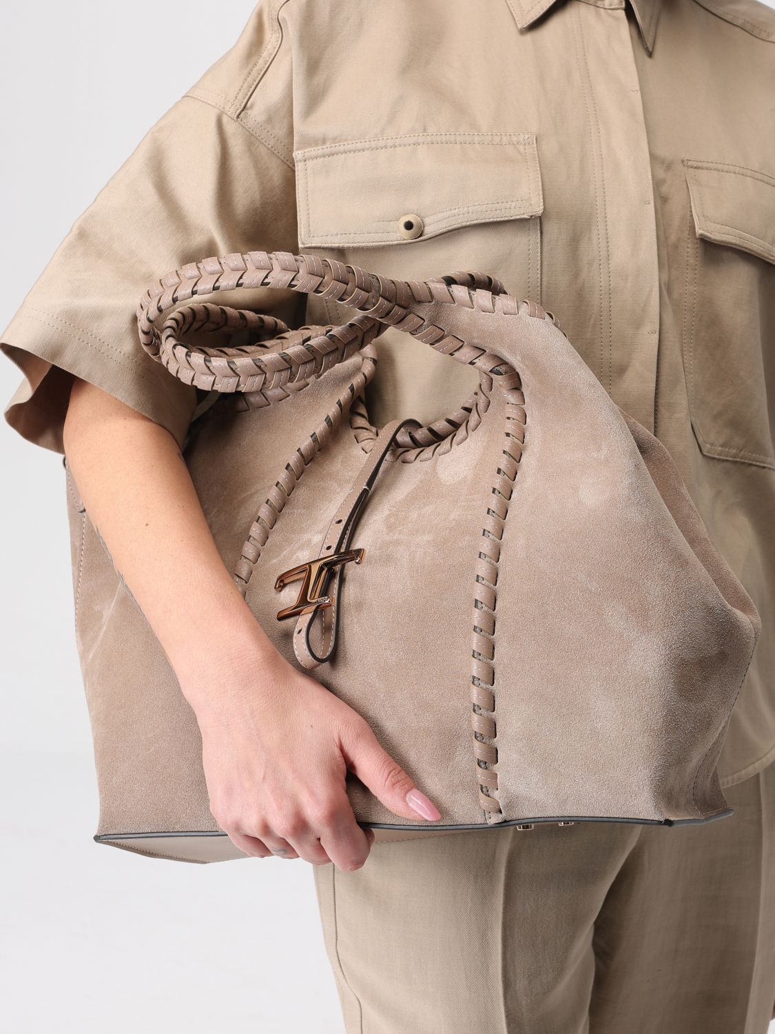 woman's shoulder bag