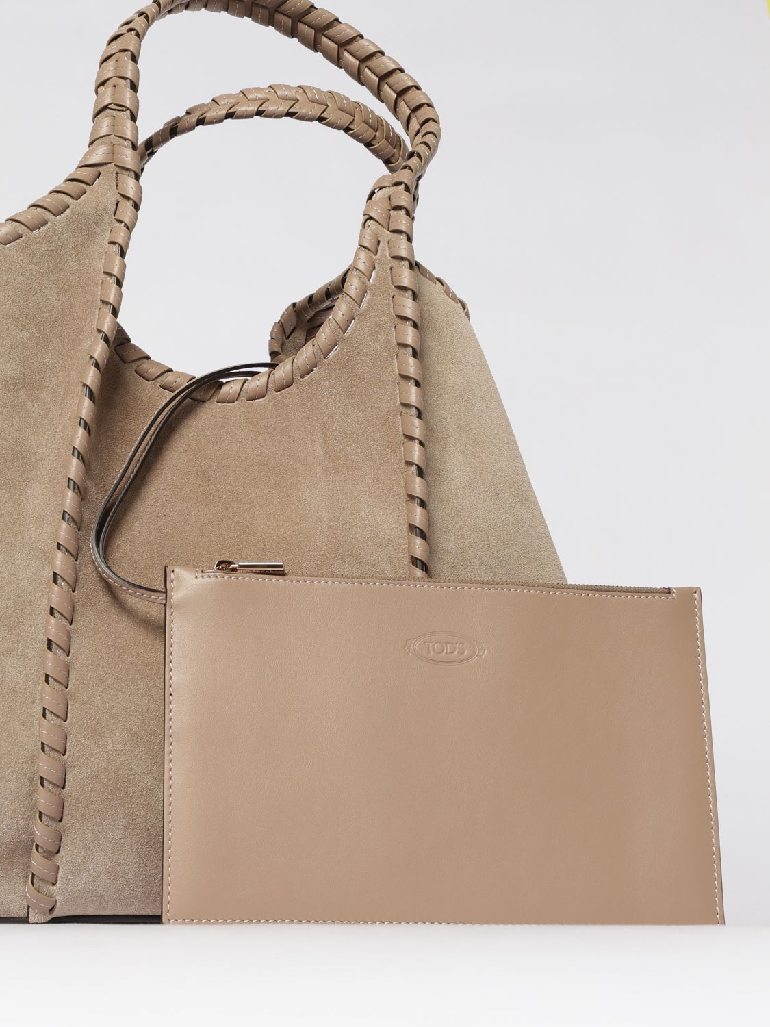 woman's shoulder bag