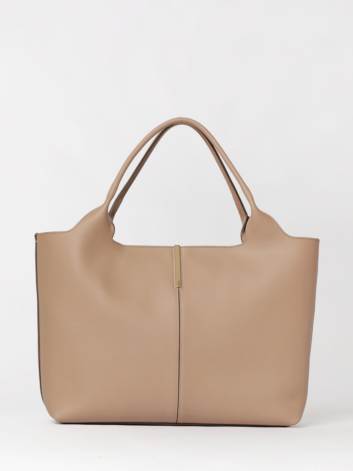 woman's shoulder bag