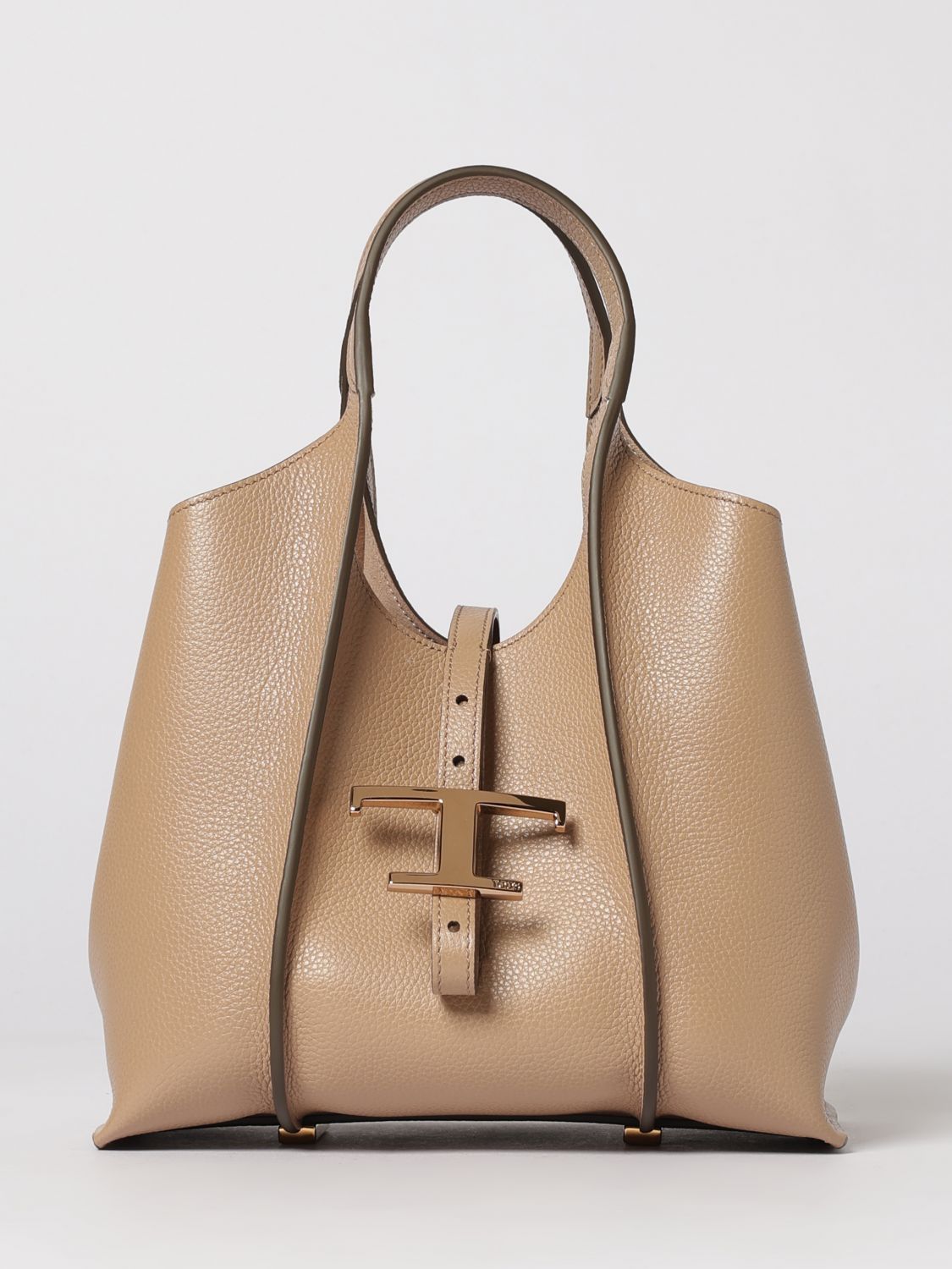 woman's shoulder bag