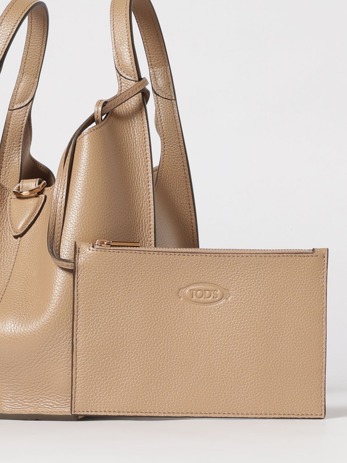 woman's shoulder bag