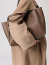 woman's shoulder bag