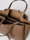 woman's shoulder bag