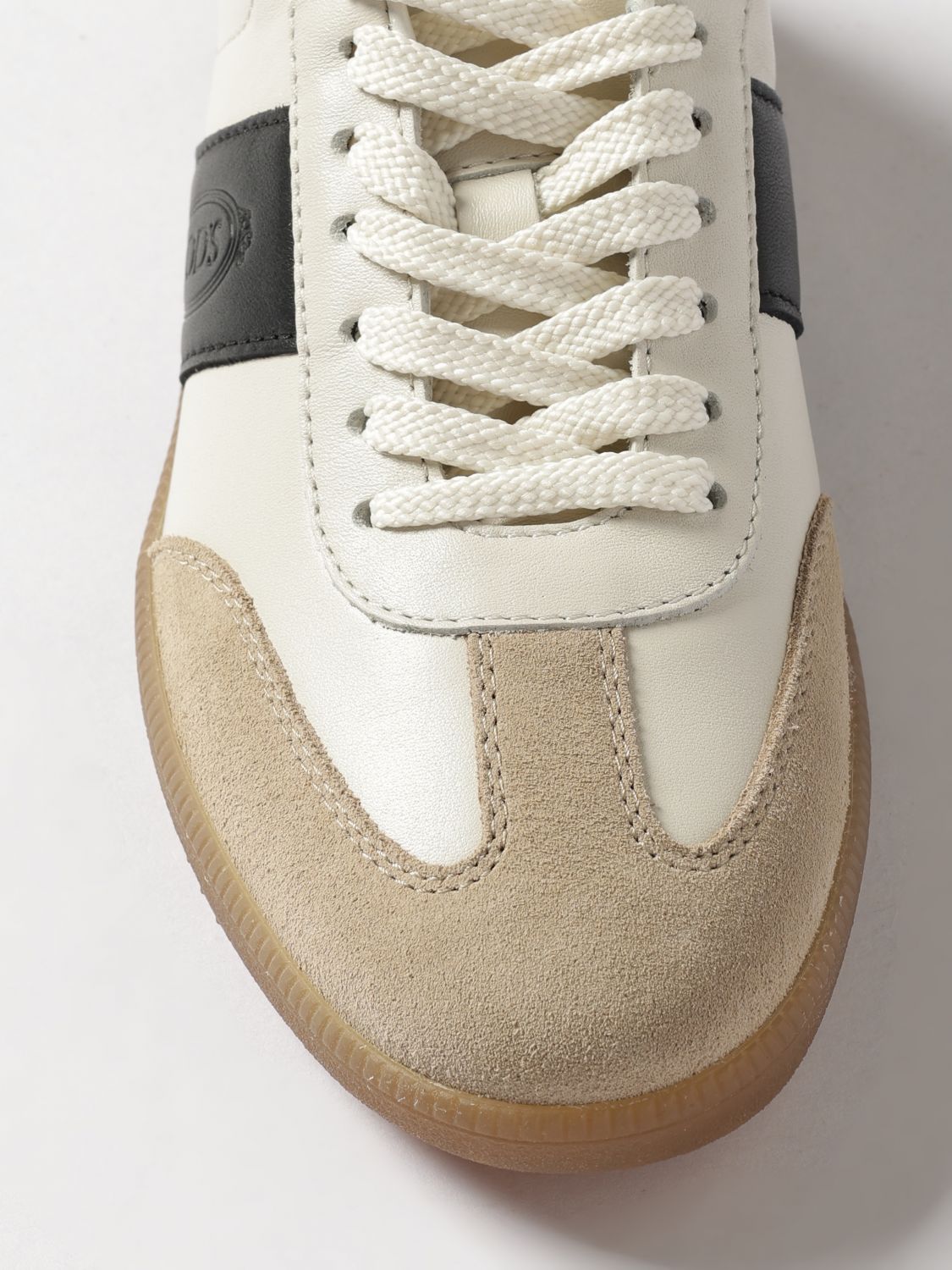 woman's sneakers