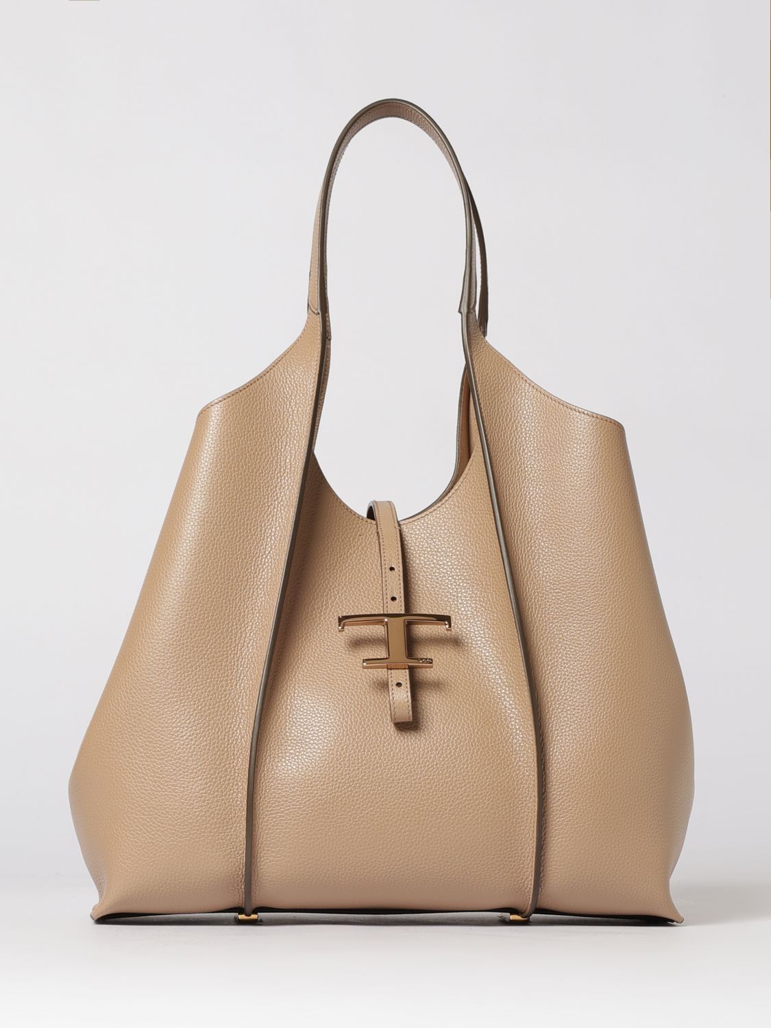 woman's shoulder bag
