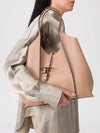 woman's shoulder bag