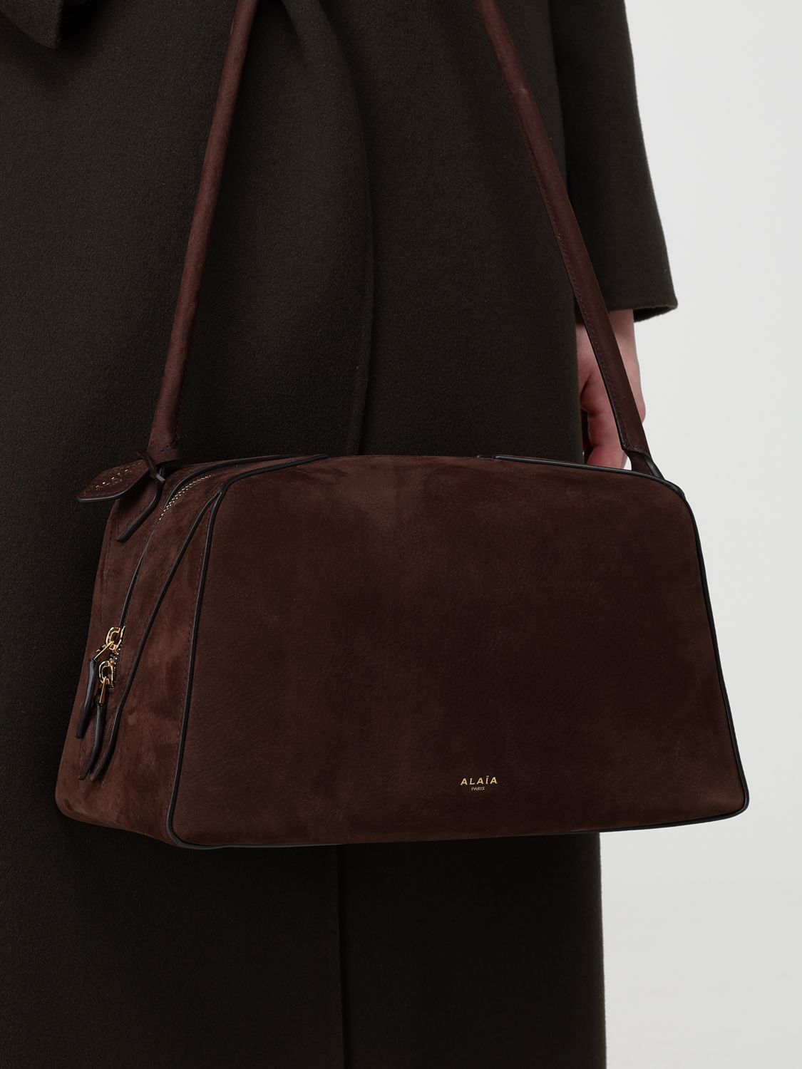 woman's shoulder bag