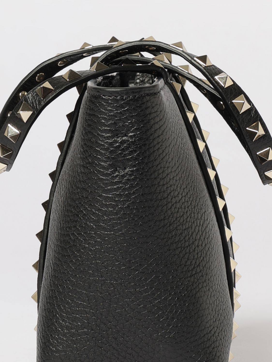 woman's shoulder bag
