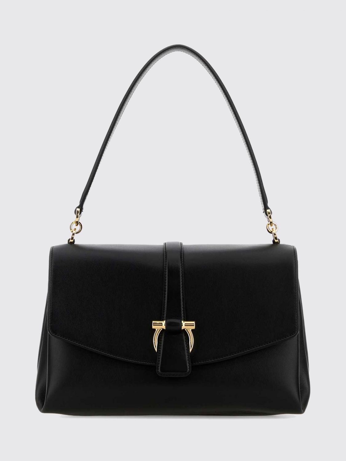 woman's shoulder bag