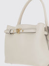 woman's tote bag