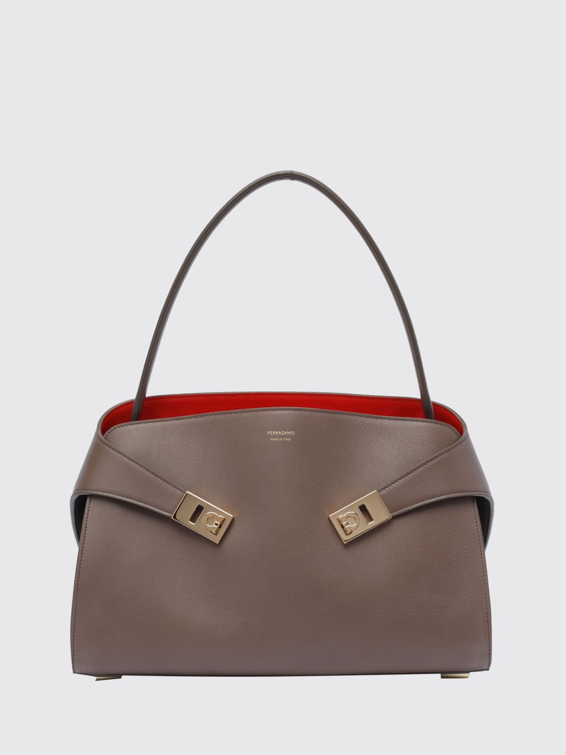 woman's shoulder bag