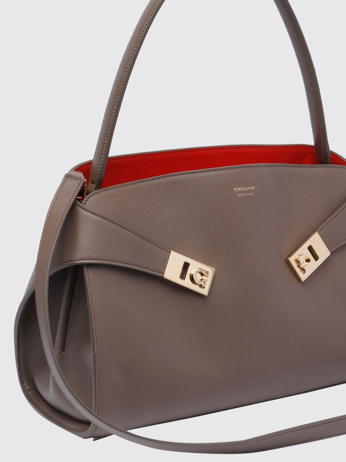 woman's shoulder bag