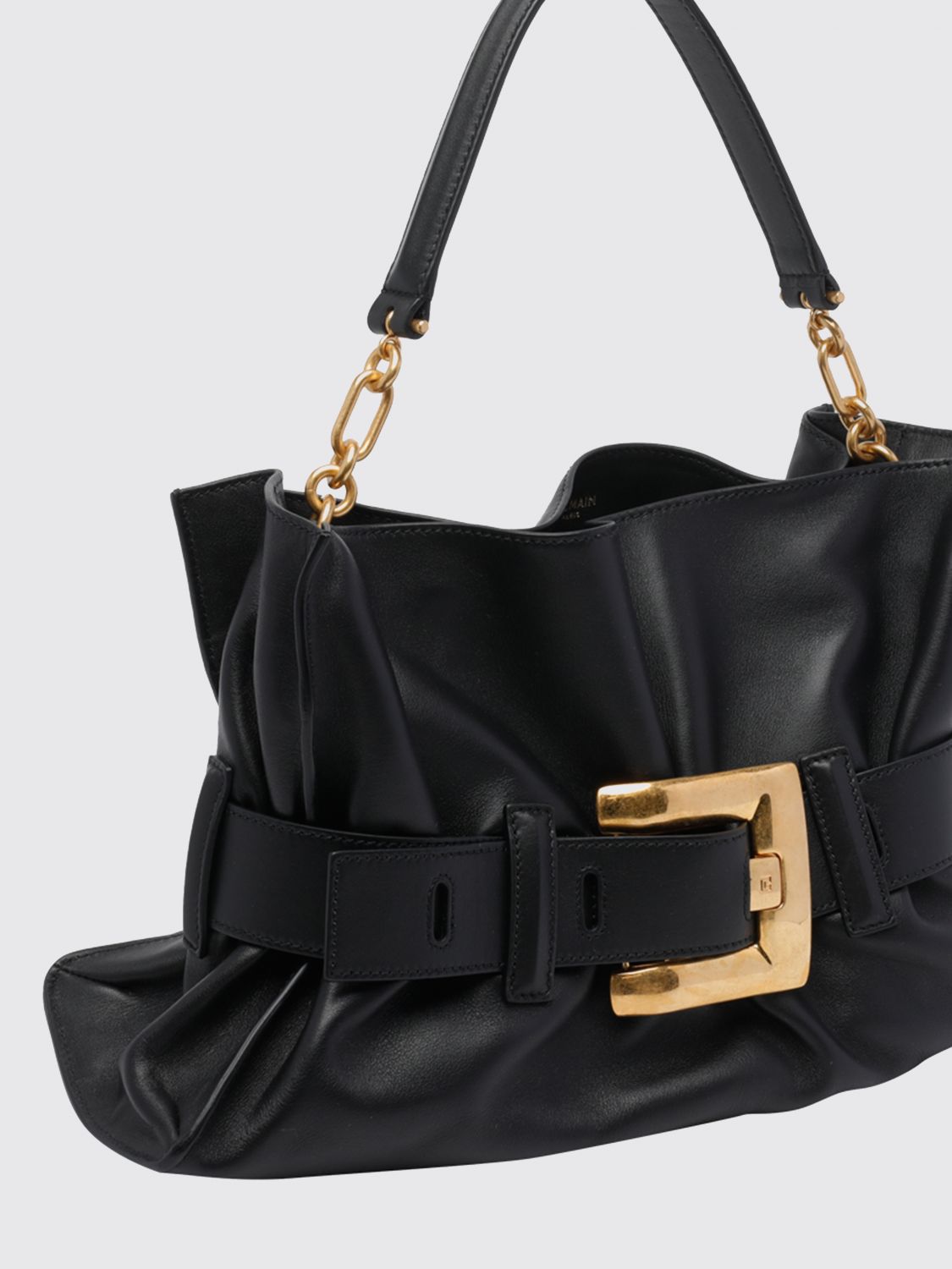 woman's shoulder bag