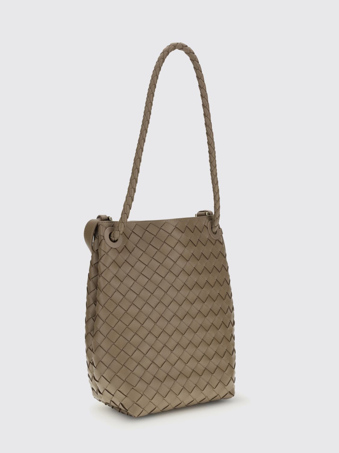 woman's shoulder bag
