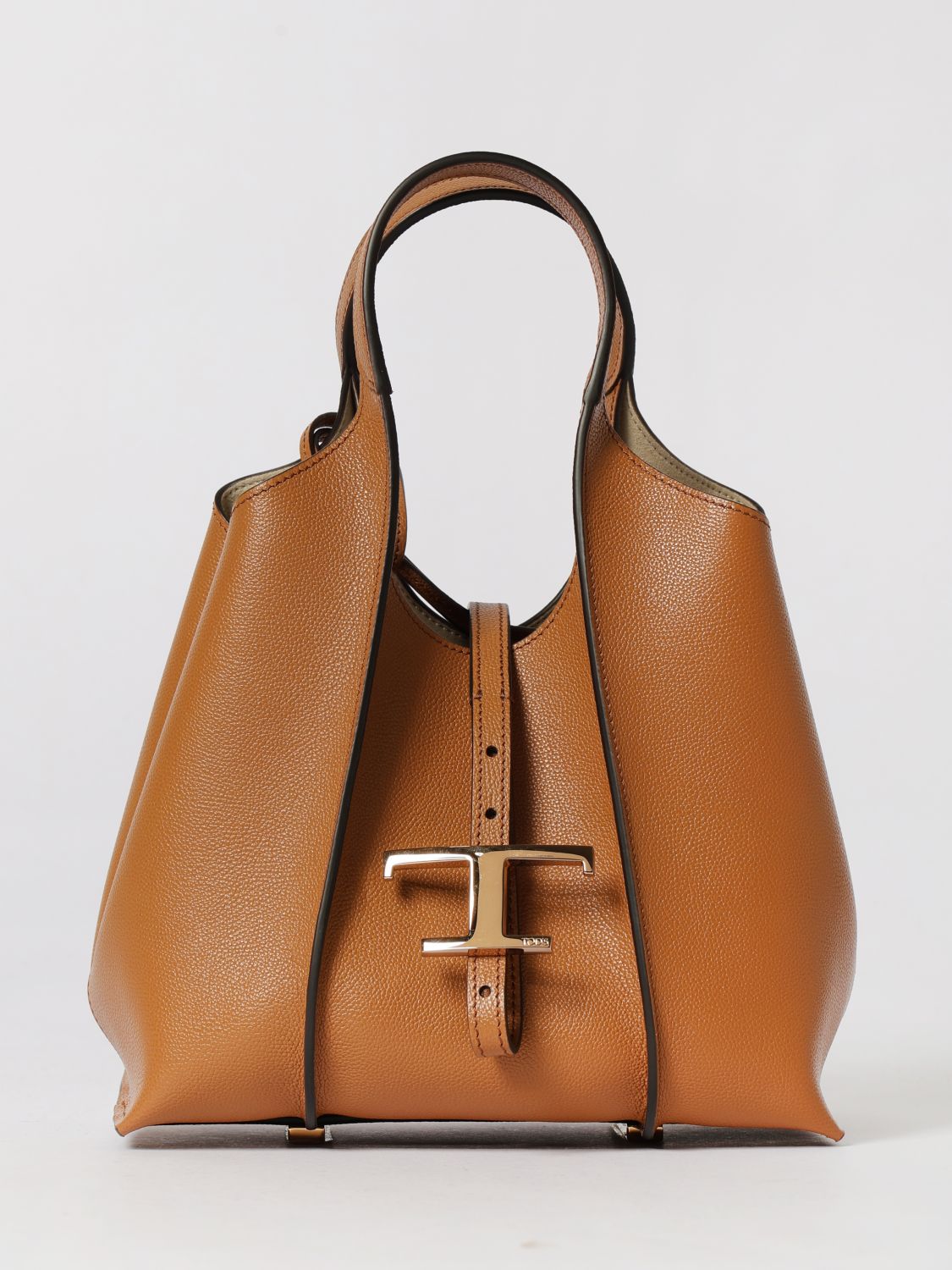 woman's shoulder bag