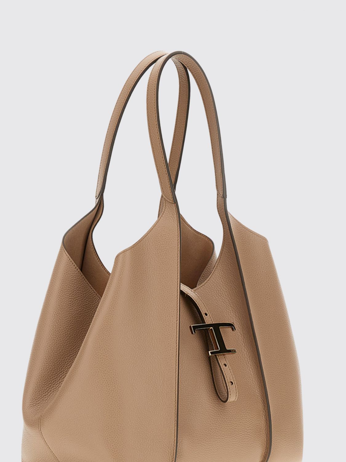 woman's shoulder bag