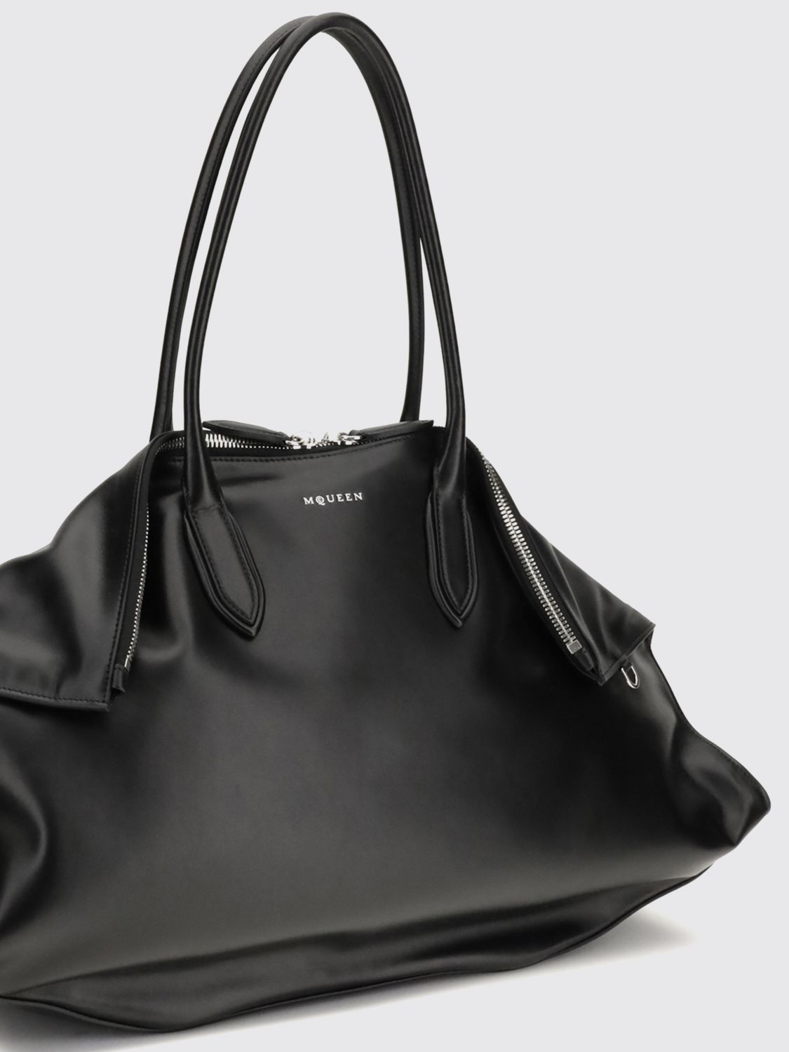 woman's shoulder bag