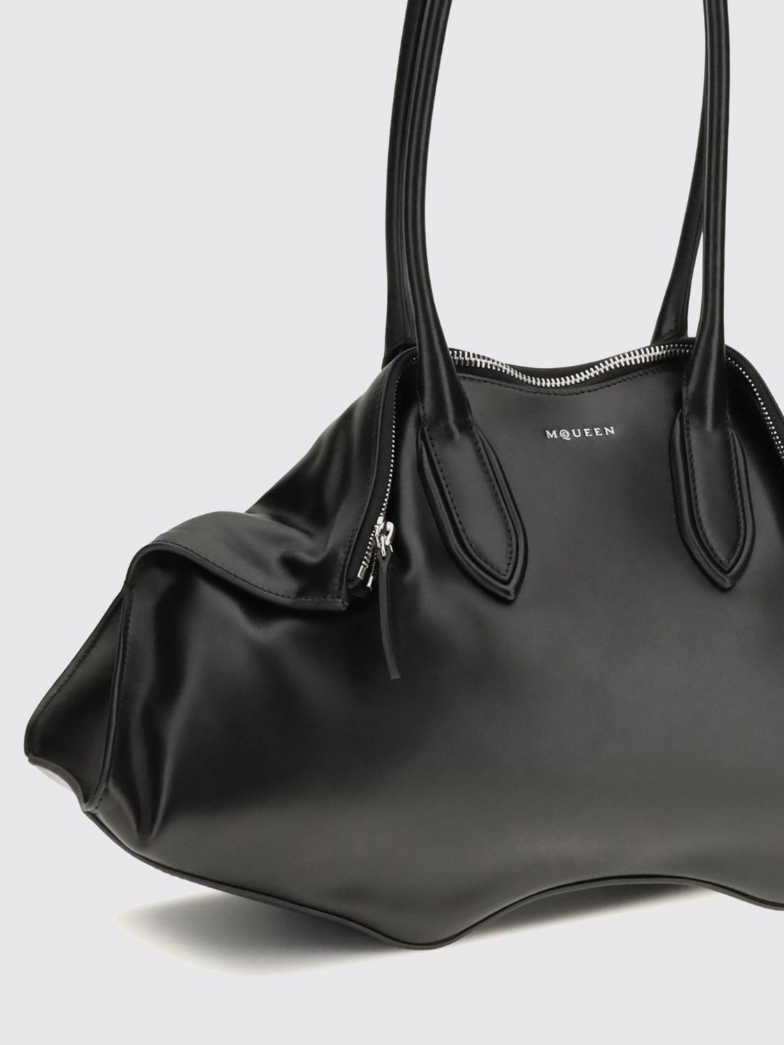 woman's shoulder bag