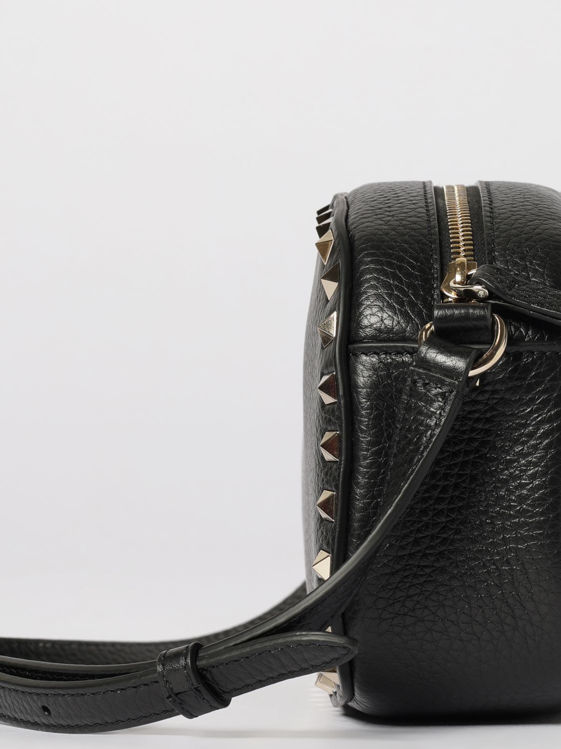 woman's shoulder bag