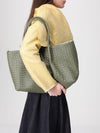 woman's tote bag