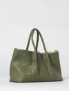 woman's tote bag