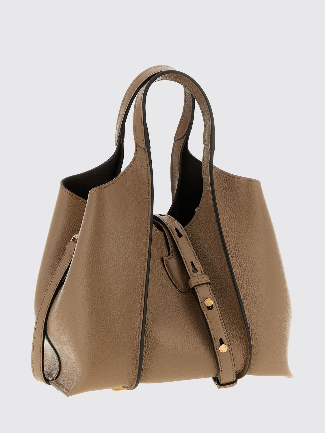 woman's shoulder bag