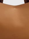 woman's shoulder bag