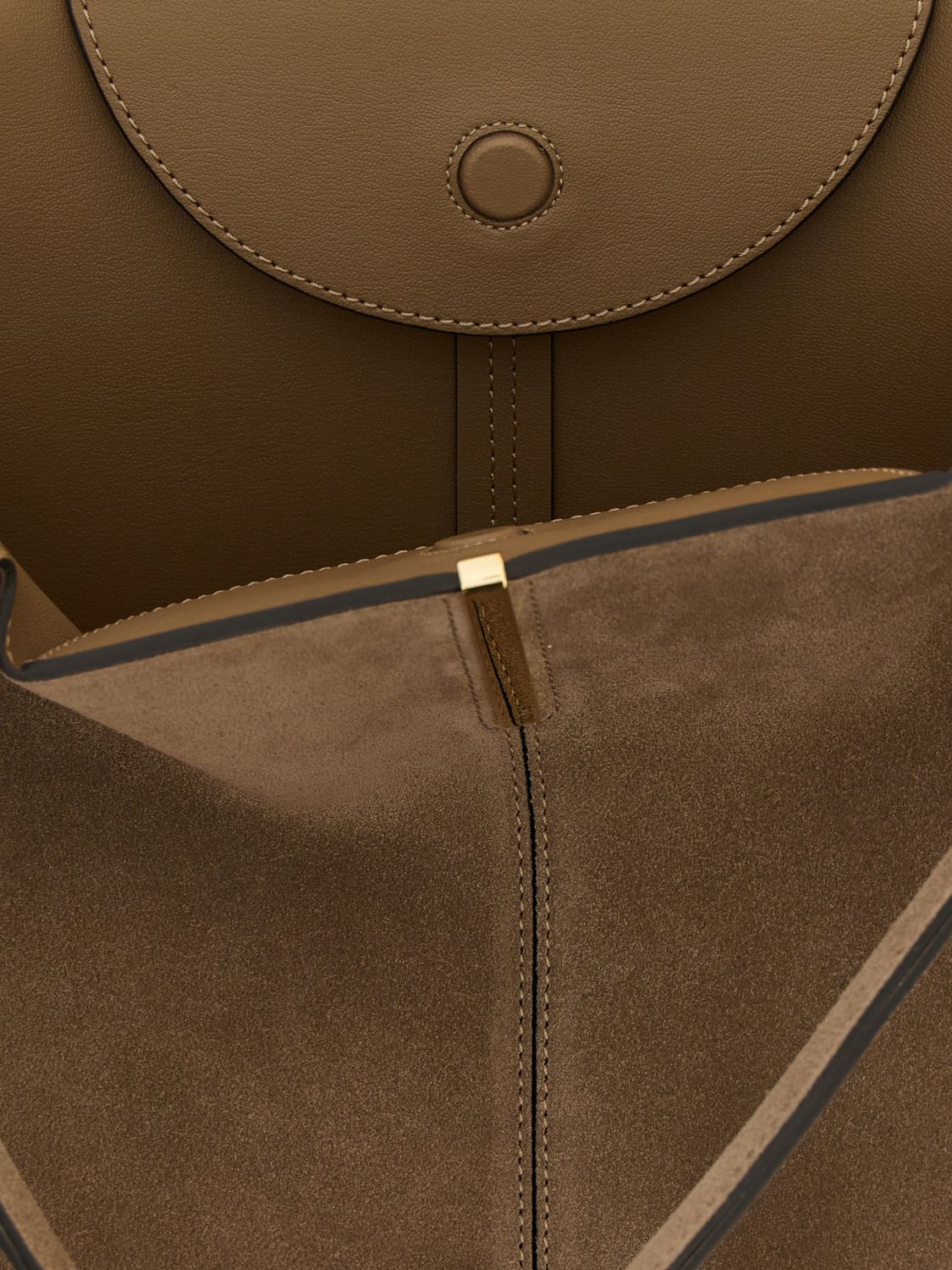 woman's shoulder bag