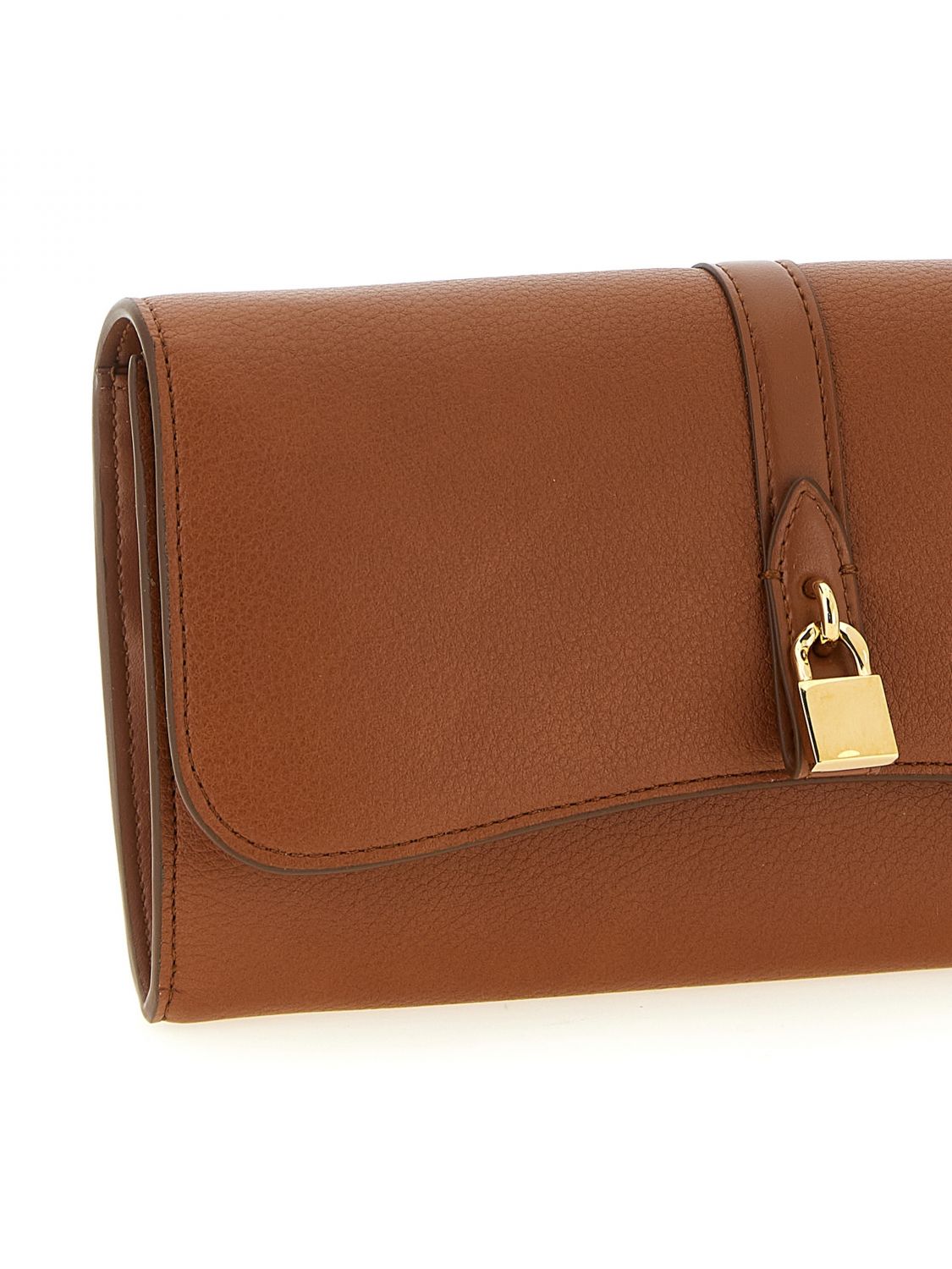 woman's shoulder bag