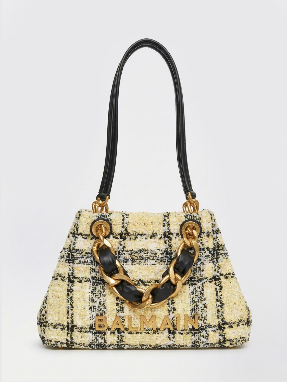 woman's shoulder bag