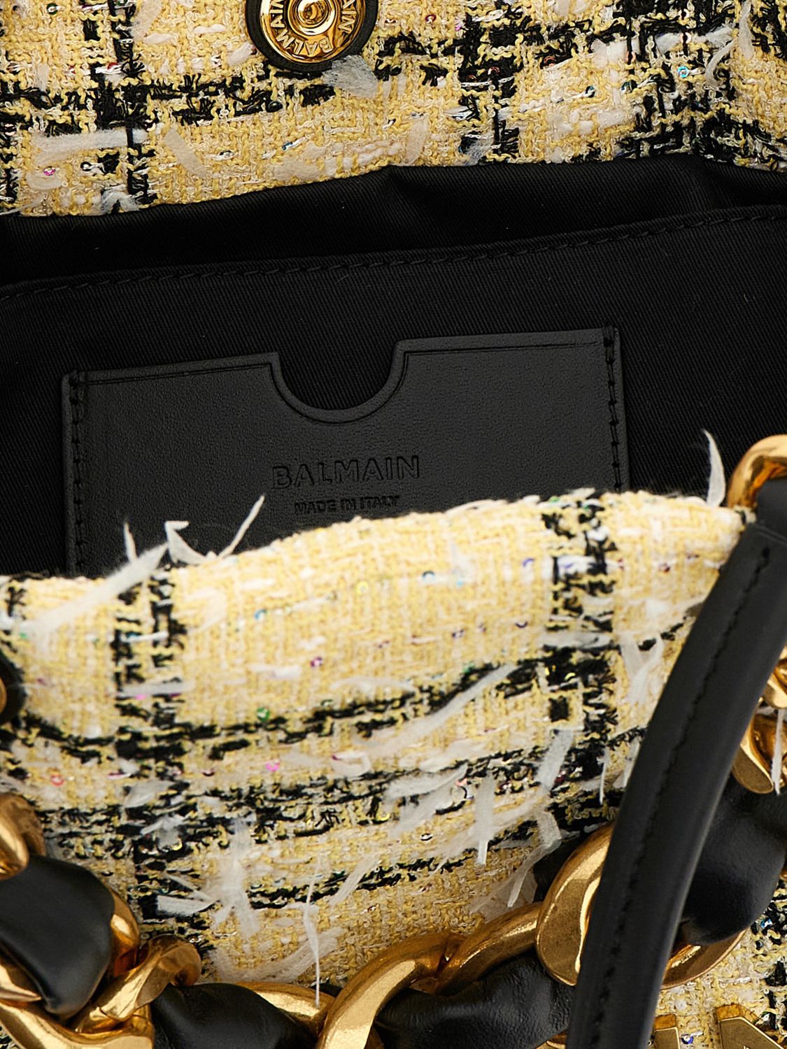 woman's shoulder bag