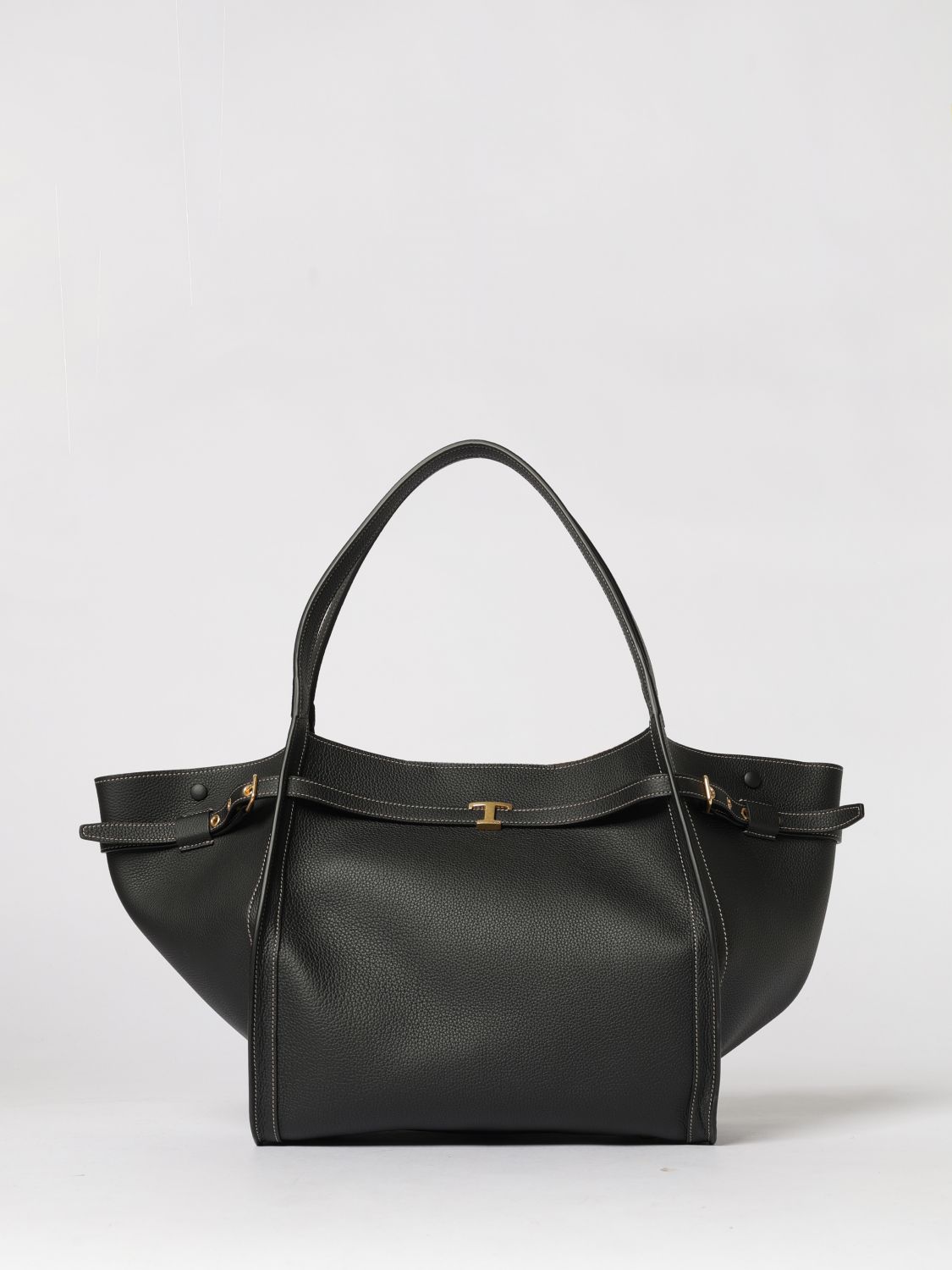 woman's shoulder bag