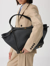woman's shoulder bag