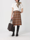 woman's tote bag