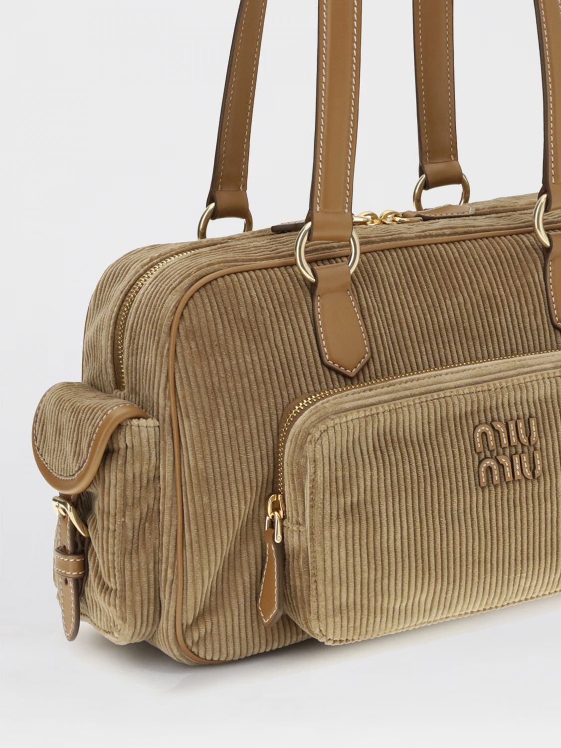 woman's shoulder bag
